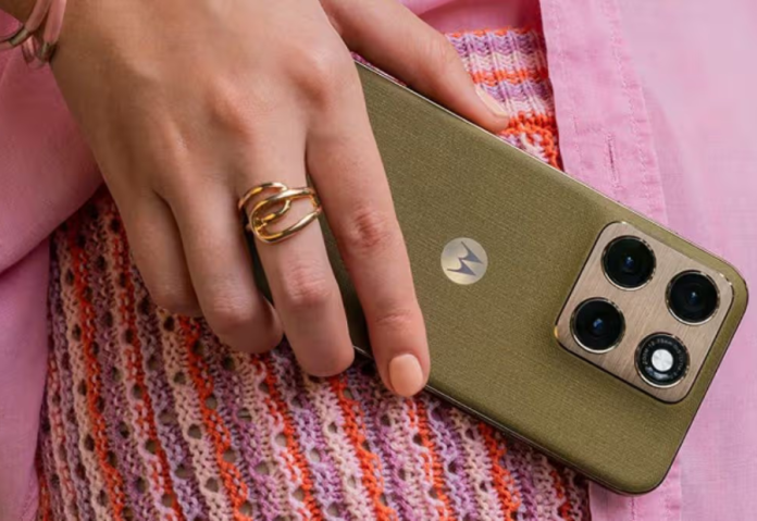 Motorola Edge 2026 arrives with compact display and advanced AI features
