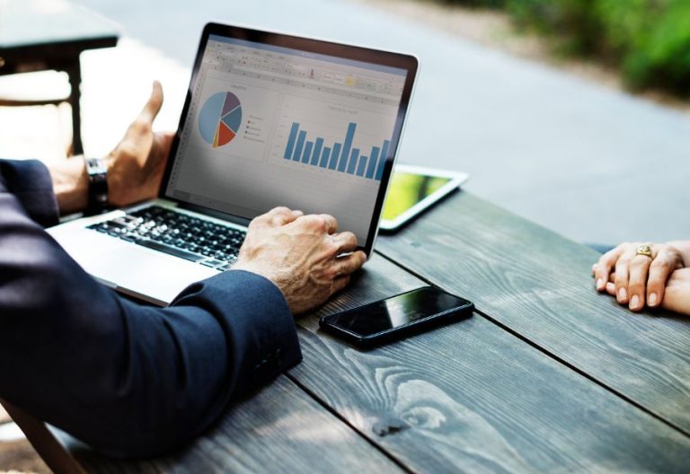 How Does Real-Time Data Analytics Improve Business Decisions?