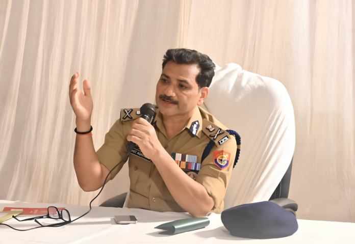 Varanasi Police Commissioner CP Mohit Agarwal directs changes in cyber policing strategy Varanasi Police Commissioner CP Mohit Agarwal directs changes in cyber policing strategy