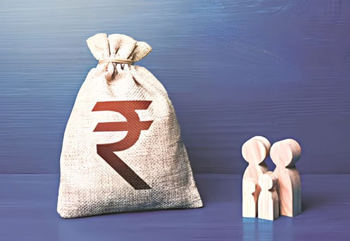 Indian rupee weakens as dollar gains and crude stays above $100 Credit: Business Standard