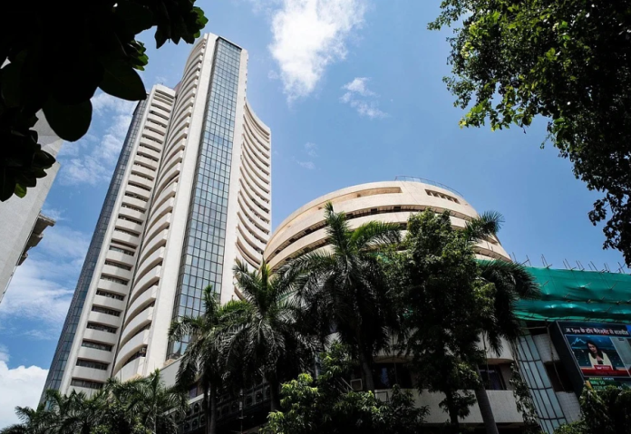 Indian stocks open higher as IT shares and Reliance lift markets Indian stocks open higher as IT shares and Reliance lift markets